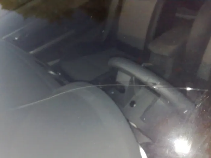 Windscreen Chip: Repair or Replacement?